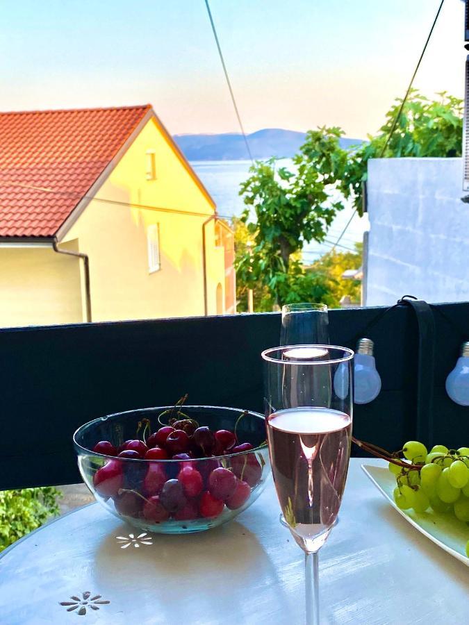 Modern Couples Coastal Getaway Mm Lejlighed Crikvenica Eksteriør billede