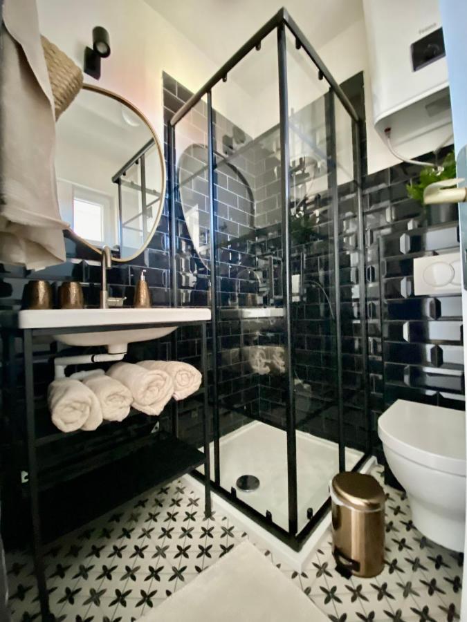 Modern Couples Coastal Getaway Mm Lejlighed Crikvenica Eksteriør billede